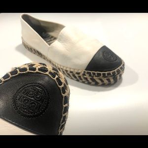 Tory Burch Black and Ivory Espadrille flats sz 9.5
